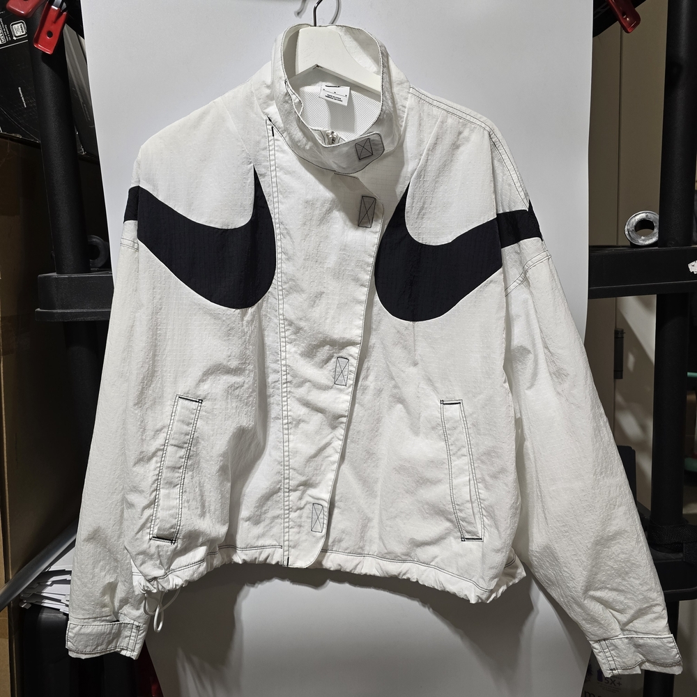 Nike Stylish White Swoosh Windbreaker Women's Jacket